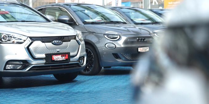 TCS-Experte - Darauf müssen Sie beim Kauf eines Occasion E-Autos achten