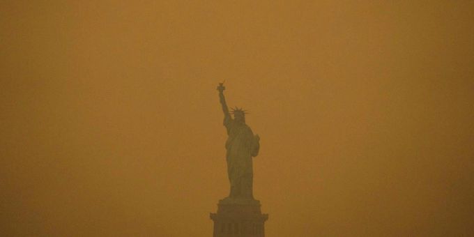 «Ungesund» - Waldbrände in Kanada hüllen New York in orangen Nebel