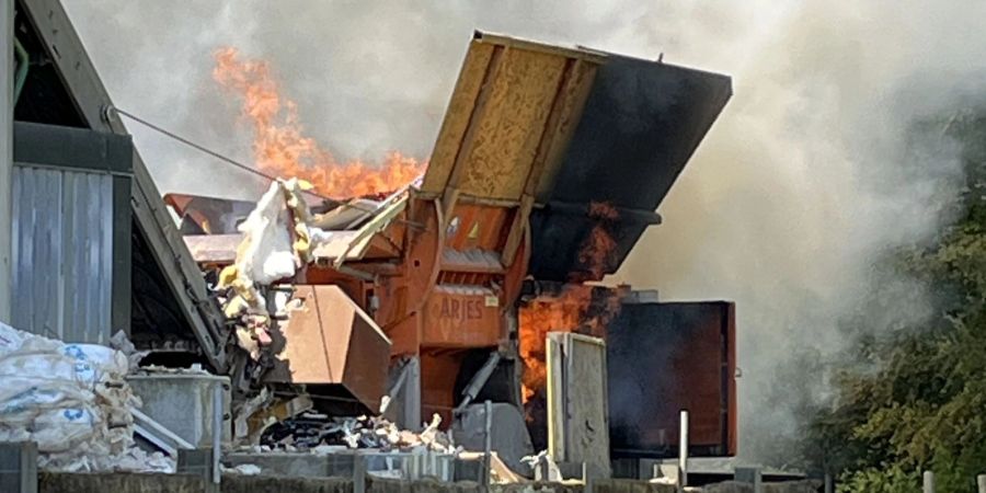 Bubendorf BL: Brennende Schredder-Maschine