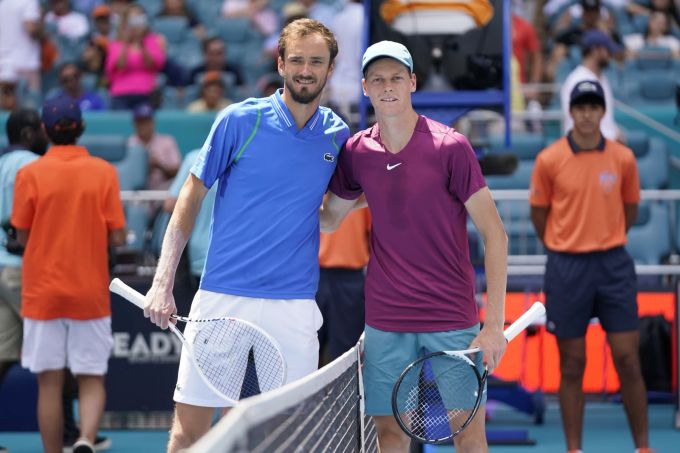 Daniil Medwedew und Jannik Sinner vor dem Final in Miami. Daniil Medwedew