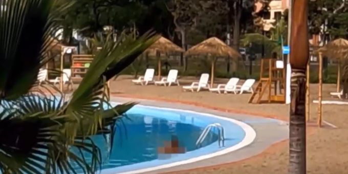 In einem Pool in der peruanischen Hauptstadt Lima hatte ein Paar Sex.