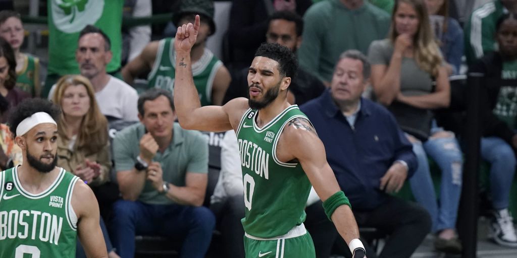 NBA Rekordmeister Boston Celtics bleibt im Rennen