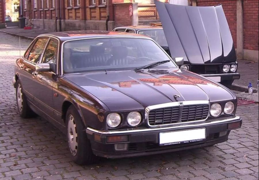 Der Jaguar, Model XJR 6, mit einem deutschen Kennzeichen wurde einen Tag nach Maddies Entführung auf einen neuen Halter umgemeldet.