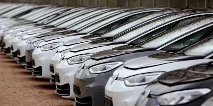 Berlin - Volkswagen fordert schnelle Einführung von Kaufprämie für Autos