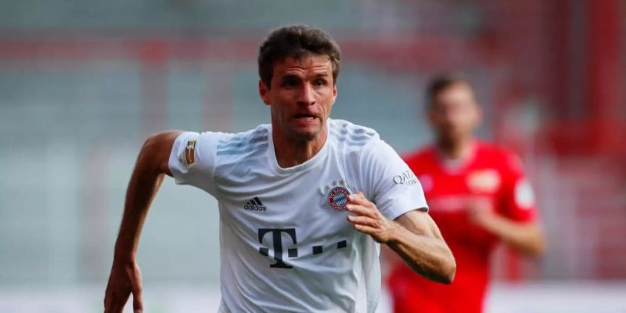 Lobt und mahnt zugleich nach dem Bundesliga-Re-Start: Bayern-Profi Thomas Müller. Foto: Hannibal Hanschke/Reuters-Pool/dpa