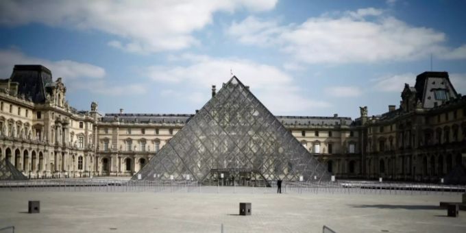 Der Pariser Louvre öffnet wieder Der Pariser Louvre öffnet wieder