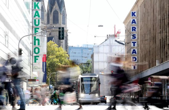 56 Filialen von Galeria Karstadt Kaufdorf droht das Aus. GKK