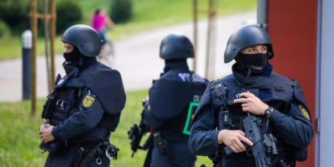 Beamte der Bereitschaftspolizei im baden-württembergischen Oppenau. oppenau