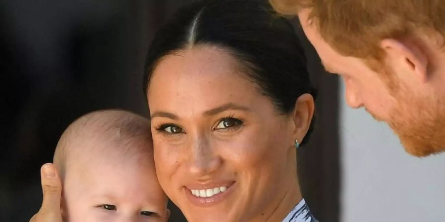 Wie mag der kleine Archie heute aussehen? Der Sohn von Prinz Harry und Herzogin Meghan feiert seinen ersten Geburtstag. Foto: Toby Melville/PA Wire/dpa