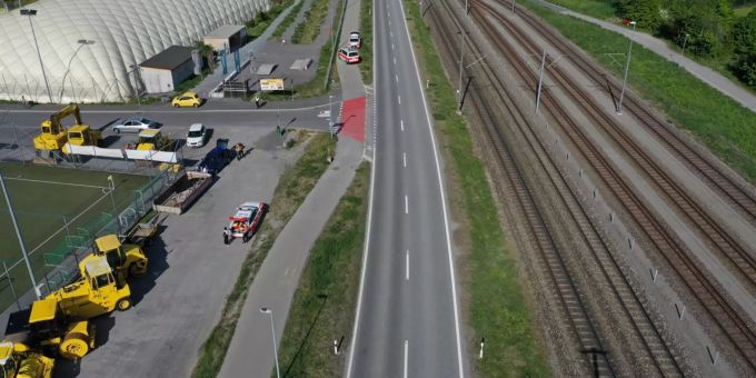 Ein 45-jähriger Motorradlenker und sein neunjähriger Sohn sind am Montag in Domat/Ems GR bei einem Verkehrsunfall mittelschwer verletzt worden. domat/ems GR