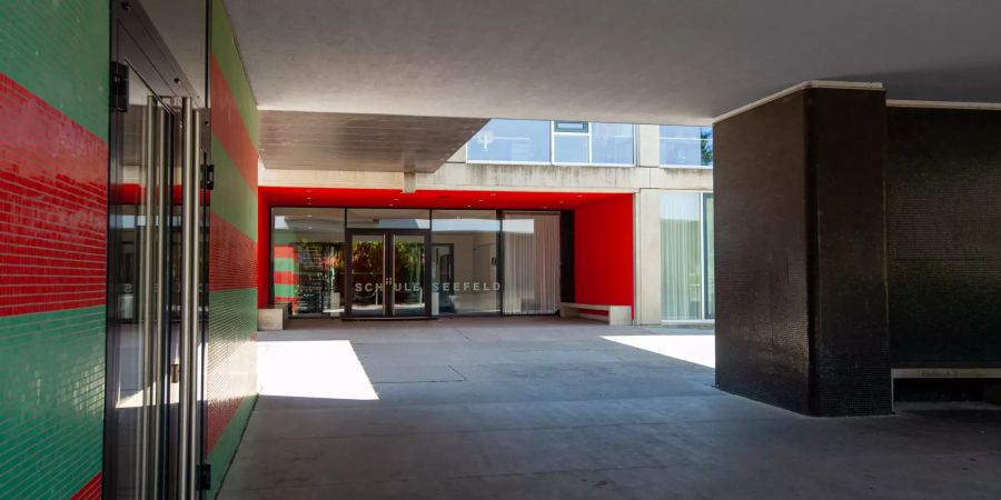 Das Schulhaus Seefeld in Spreitenbach.