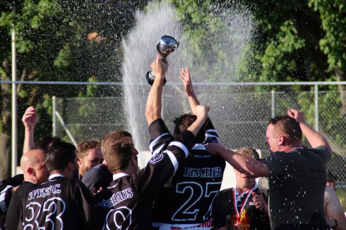 In der Saison 15/16 wurden die Phoenix bereits einmal Schweizermeister, was gebührend gefeiert wurde. SHC Phoenix Hägendorf