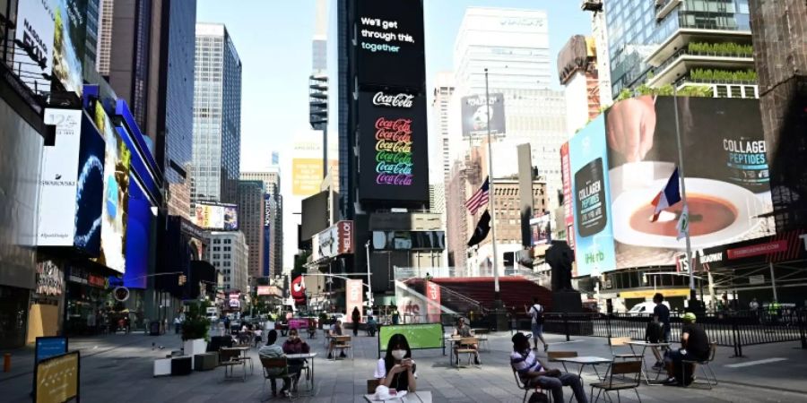 Abstandhalten am Times Square in New York