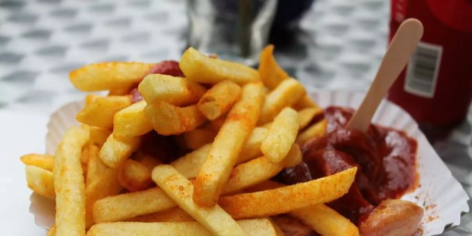 Die Nachfrage nach belgischen Pommes ist drastisch gesunken. Pommes Coronavirus