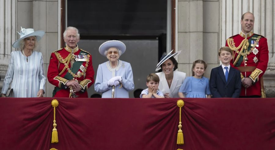 Eingeladen wurden die beiden von der Queen selbst. Die Briten freuen sich aber nicht über den Besuch.