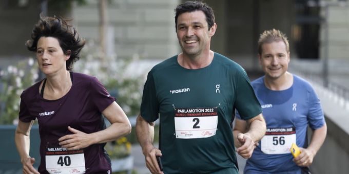 Ein Läufer: Matthias Aebischer. Parlamotion