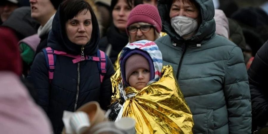 Währenddessen wurden bereits mehr als eine Million ukrainische Flüchtlinge gegen ihren Willen nach Russland gebracht.