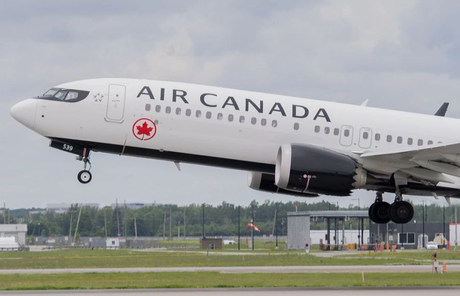 Am meisten Verspätungen häuften sich am Flughafen in Toronto (Kanada) an. Ganze 52,5 Prozent der Flüge waren verspätet. (Graham Hughes/The Canadian Press via AP)