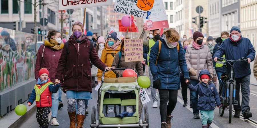 Ab dem 2. Mai sind Beschäftigte aus den Sozial- und Erziehungsberufen zu Warnstreiks aufgerufen. Im Tarifkonflikt gibt es bisher noch keine Einigung.