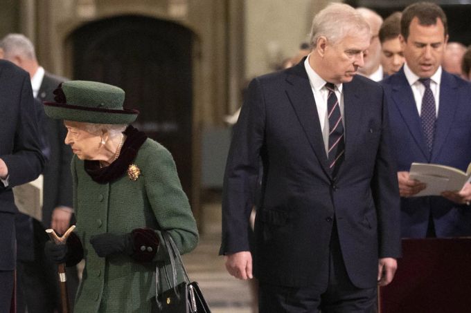 Queen Elizabeth II. und Prinz Andrew bei der Gedächtnis-Zeremonie für Prinz Philip. Prinz Andrew Queen Elizabeth