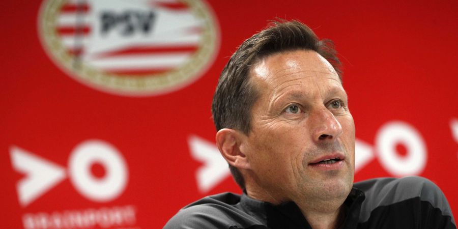 Roger Schmidt hat mit der PSV Eindhoven durch den 2:1-Finalsieg gegen Ajax Amsterdam den KNVB-Pokal gewonnen.