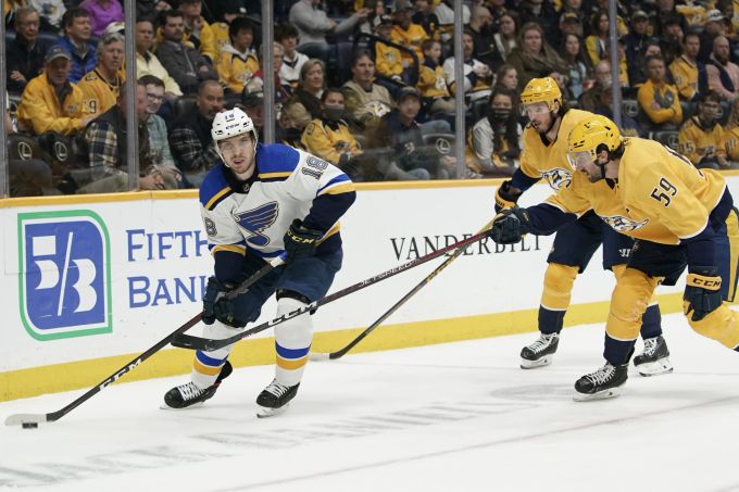 Predators-Captain Roman Josi im Spiel gegen die St. Louis Blues. Roman Josi NHL