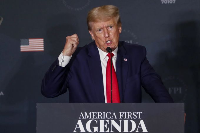 Trump hält in Washington eine Rede Trump