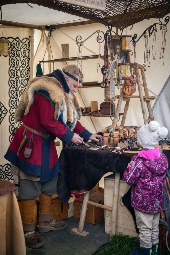 Am Mittelalter-Weihnachtsmarkt konnte man in eine andere Welt abtauchen.