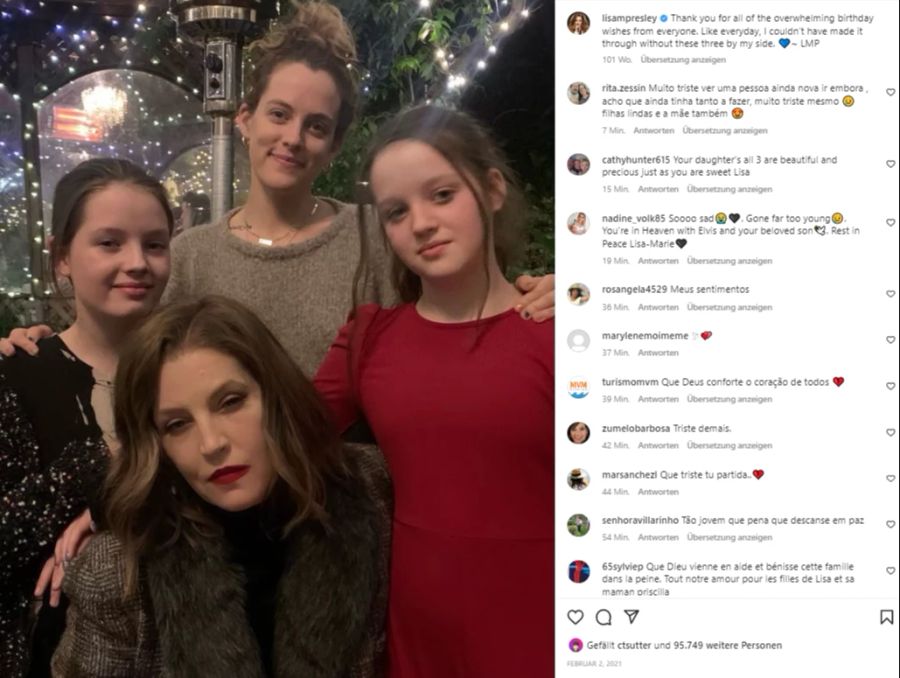 Lisa Marie Presley und ihre Töchter: die Zwillinge Finley Aron und Harper Vivienne und Riley (M.).