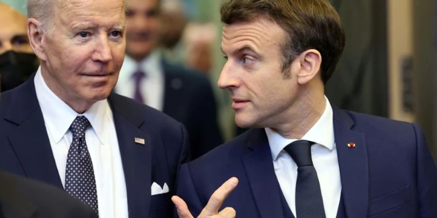 Joe Biden und Emmanuel Macron