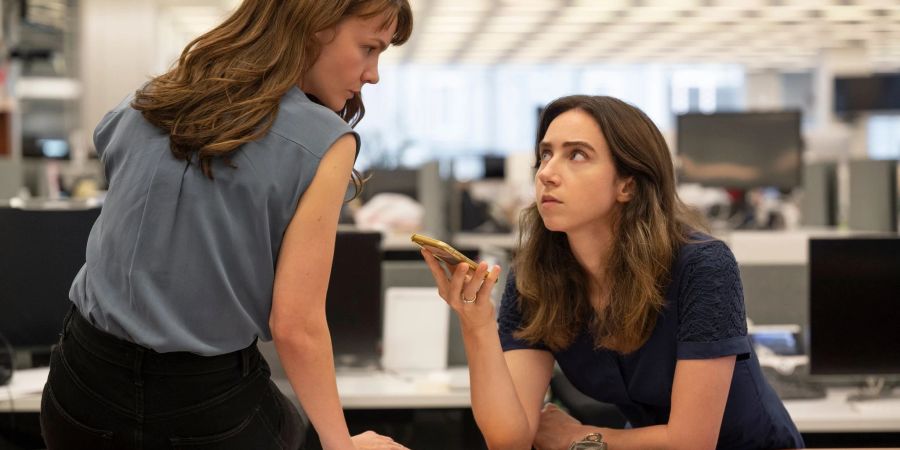 Megan Twohey (Carey Mulligan, l) und Jodi Kantor (Zoe Kazan) wollen die Missbrauchsvorwürfe gegen Harvey Weinstein öffentlich machten.