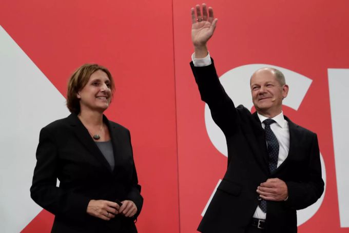 Der designierte Bundeskanzler Olaf Scholz mit seiner Frau Britta Ernst. Britta Ernst