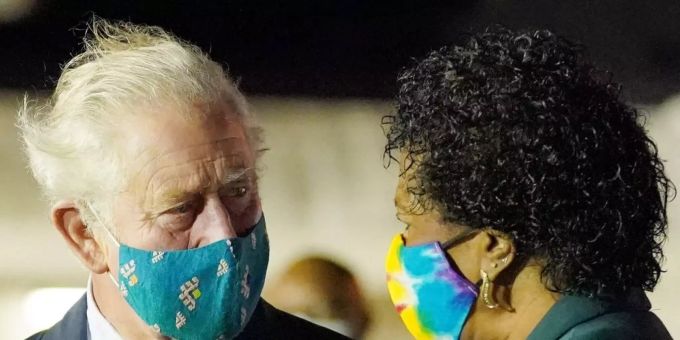 Prinz Charles mit Sandra Mason, die die Queen auf Barbados als Staatsoberhaupt ablöst. Prinz Charles
