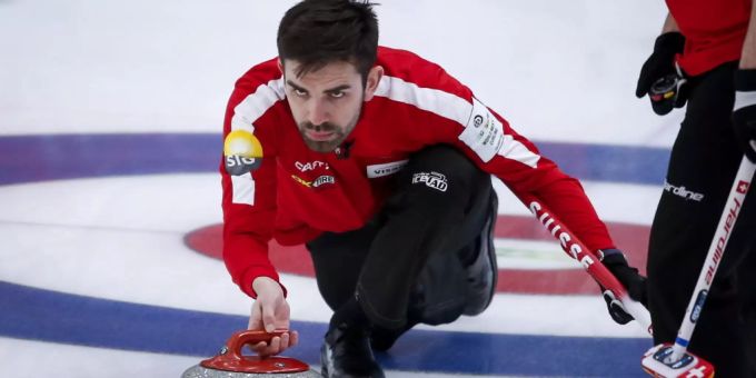 Der Schweizer Skip Peter de Cruz. Peter de Cruz