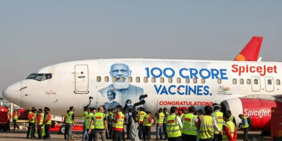 Modis Gesicht auf einem Passagierflugzeug