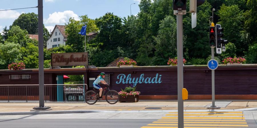 Die Rhybadi in Schaffhausen.