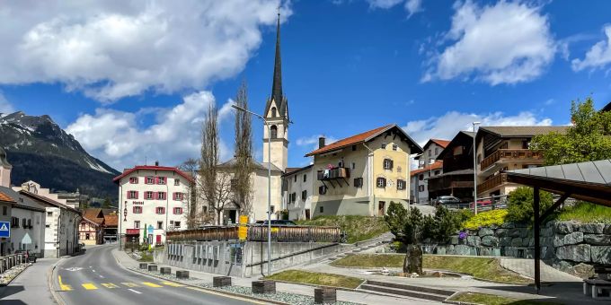 Das Dorfzentrum der Gemeinde Surses. Das Dorfzentrum der Gemeinde Surses.