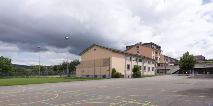 Die Schulanlage Hinter den Gärten in Brislach. Die Schulanlage Hinter den Gärten in Brislach.