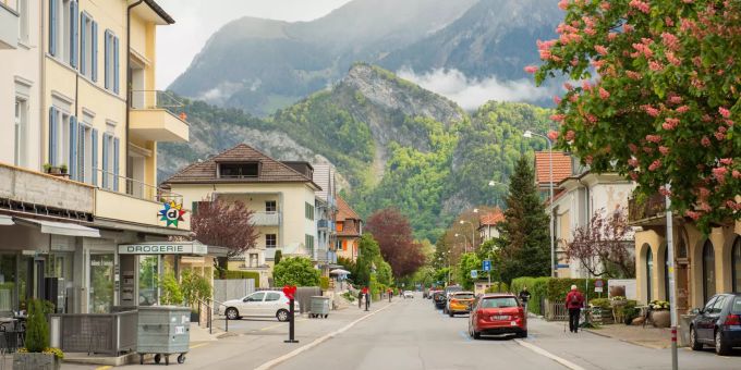 Die Bahnhofstrasse in Bad Ragaz im Kanton St. Gallen. Die Bahnhofstrasse in Bad Ragaz im Kanton St. Gallen.