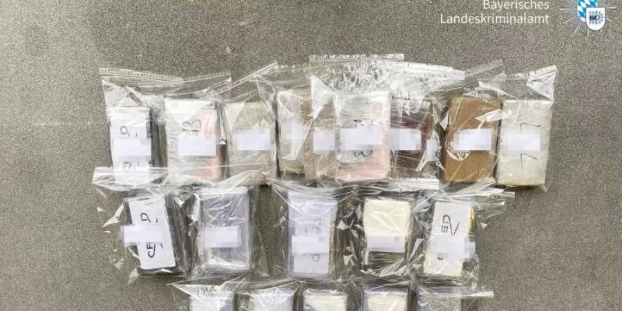 Das von der Polizei in Bayern sichergestellte Kokain hat einen Wert von etwa 2,7 Millionen Euro. Foto: LKA Bayern/dpa