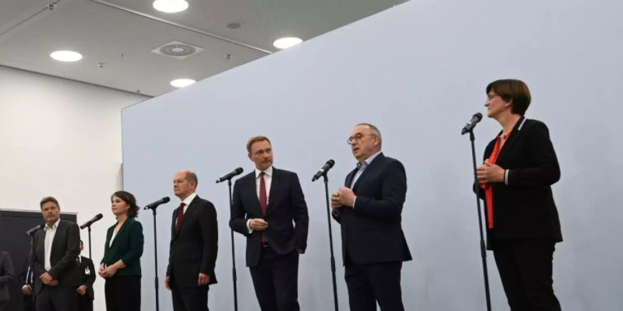 Die Spitzen der Ampel-Parteien bei ihrem Statement