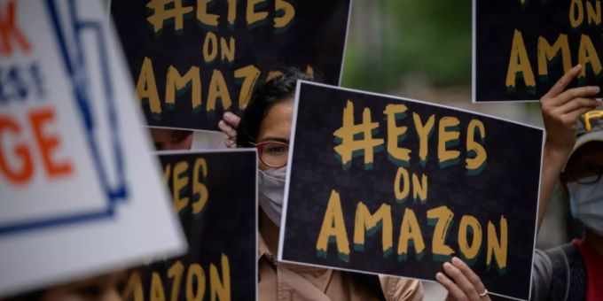 Demonstration von Amazon-Beschäftigten in New York im Mai 2021 Demonstration von Amazon-Beschäftigten in New York im Mai 2021