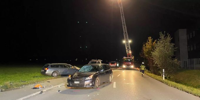 Zwei Männer wurden beim Zusammenstoss schwer verletzt. Unfall