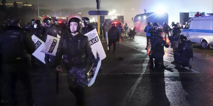 Am 5. Januar protestierten in Kasachstan Tausende Menschen gegen hohe Energiepreise. Es kam zu 200 Festnahmen, auch viele Polizisten wurden verletzt. Proteste Kasachstan