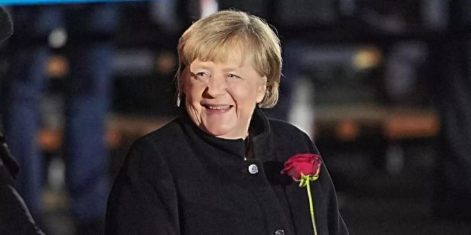 Angela Merkel: «Die 16 Jahre als Bundeskanzlerin waren ereignisreiche und oft sehr herausfordernde Jahre. Sie haben mich politisch und menschlich gefordert. Und zugleich haben sie mich immer auch erfüllt.». Foto: Michael Kappeler/dpa angela merkel