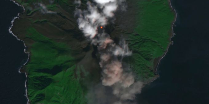 Tokio - Vulkan auf Insel im Südwesten Japans ausgebrochen