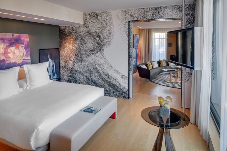 Das Hotel bietet seinen Gästen exklusive Zimmer und eine zentrale Lage in der Stadt.