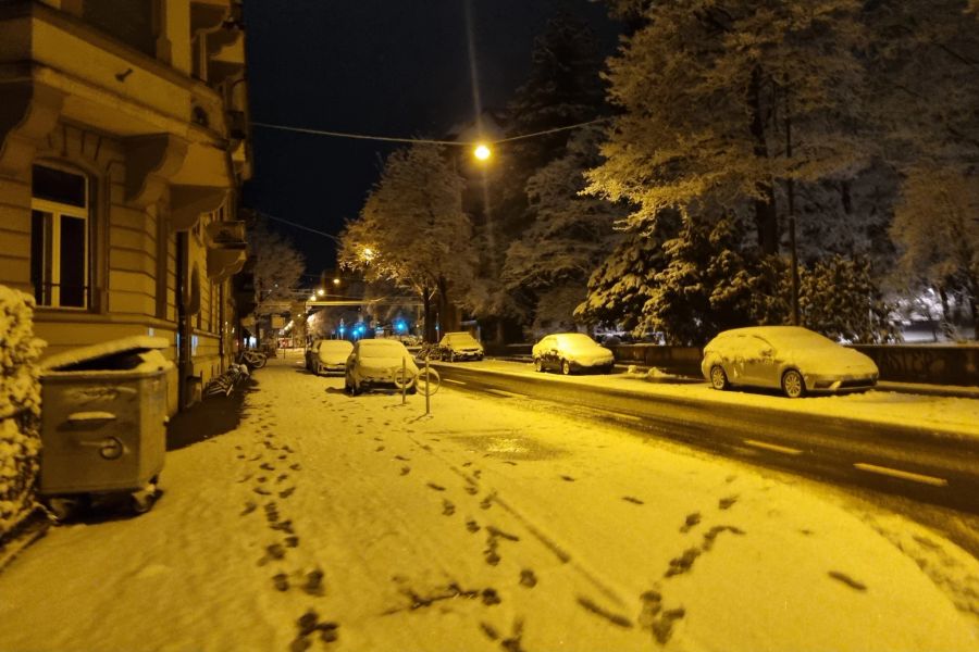 Auch im Monbijou-Quartier hat es in der Nacht Flocken gegeben.