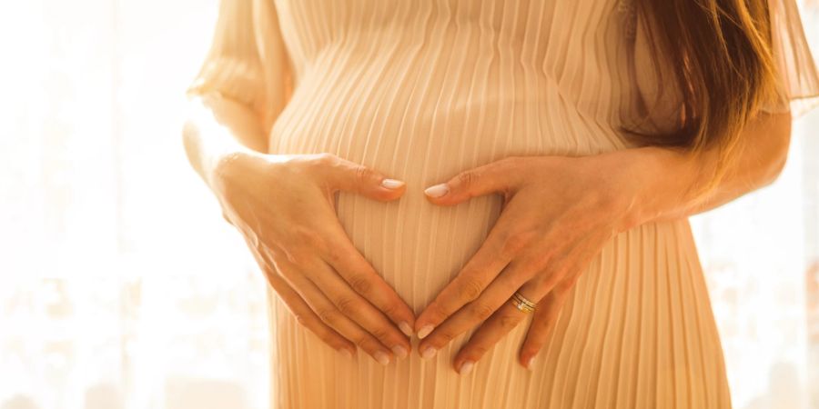 Nur in sehr seltenen Fällen bemerken Frauen bis zur Geburt nicht, dass sie schwanger waren.