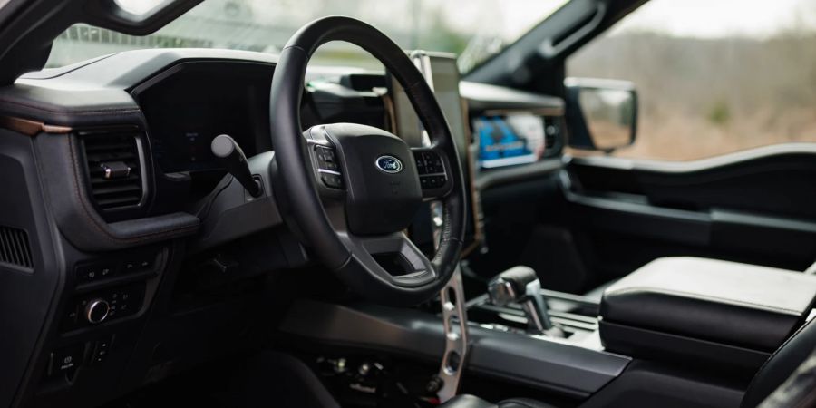 Ford F-150 Lightning Switchgear, Cockpit